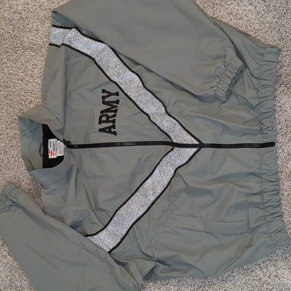 **LIKE NEW** US Army PT Jacket (Size M Reg)